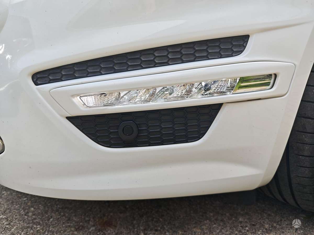 Ford S-MAX 2013 — photo 7