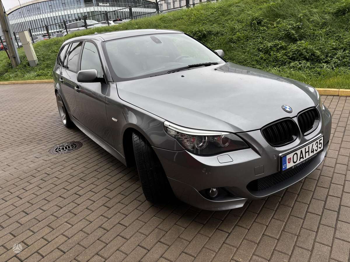 BMW 530 2008 — interior