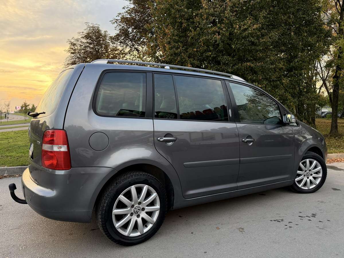 Volkswagen Touran 2005 — engine 1896 cm³, 101 HP (74kW)