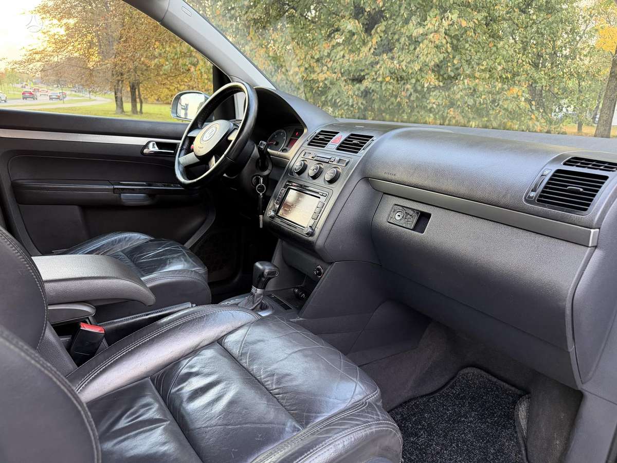 Volkswagen Touran 2005 — photo 8