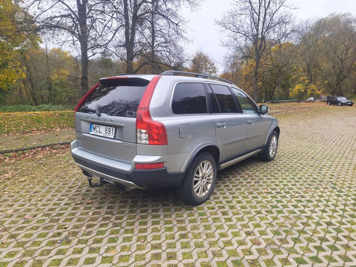Volvo XC90 2009 — двигун 2401 cm³, 185 HP (136kW)