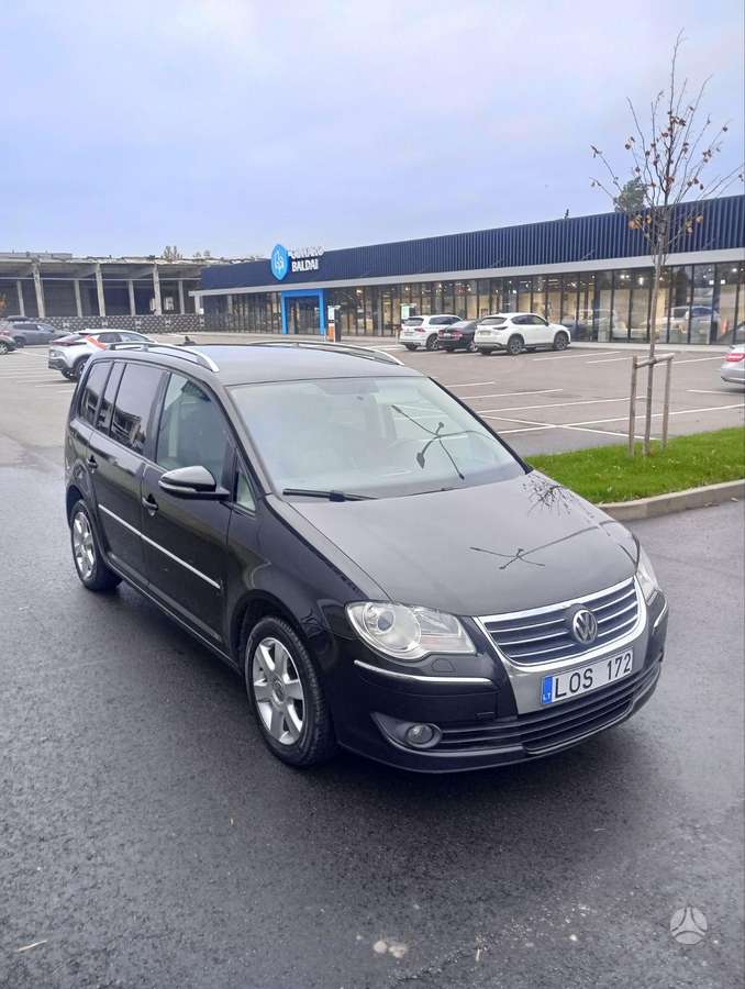 Volkswagen Touran 2007 — rear view