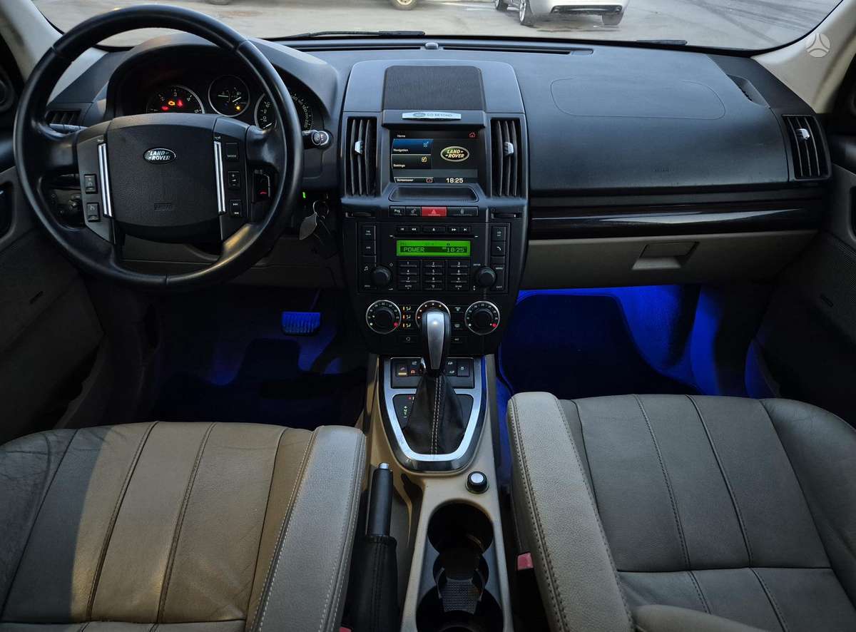 Land Rover 2012 — photo 10