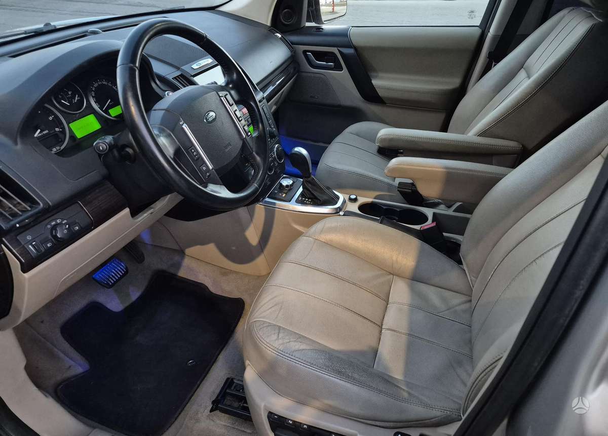 Land Rover 2012 — photo 15