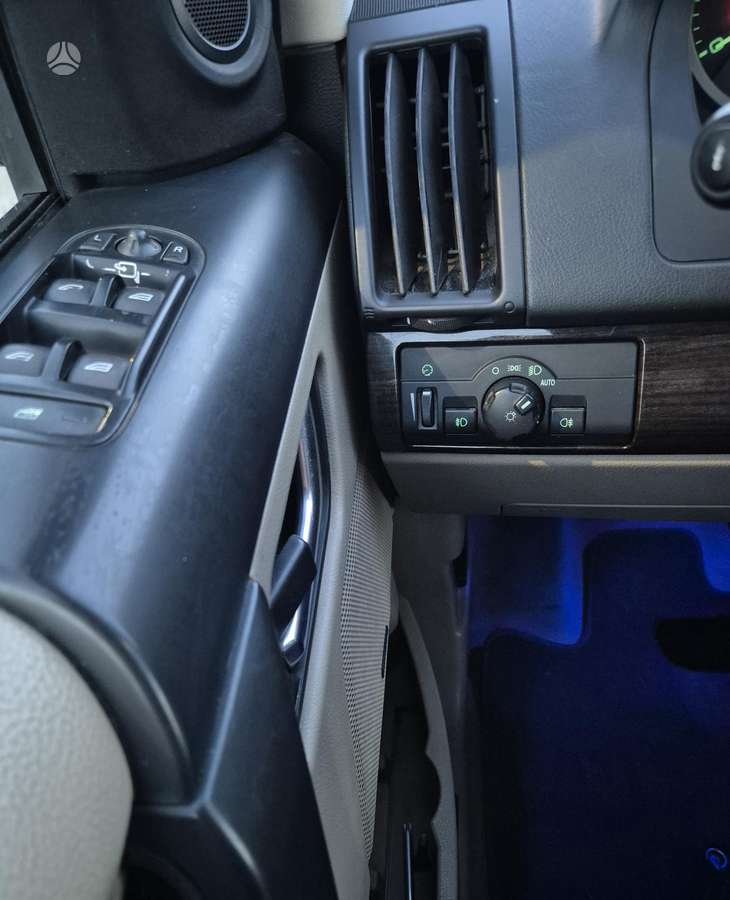 Land Rover 2012 — photo 21