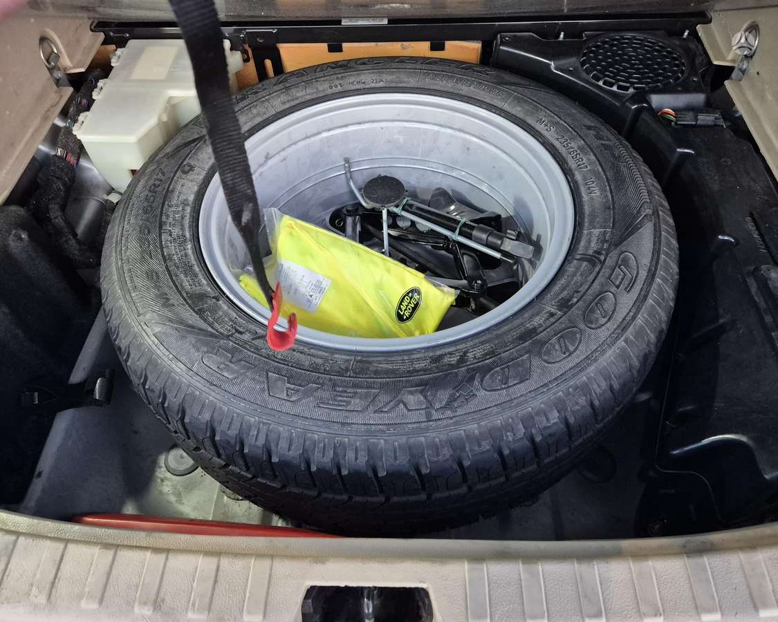 Land Rover 2012 — photo 25