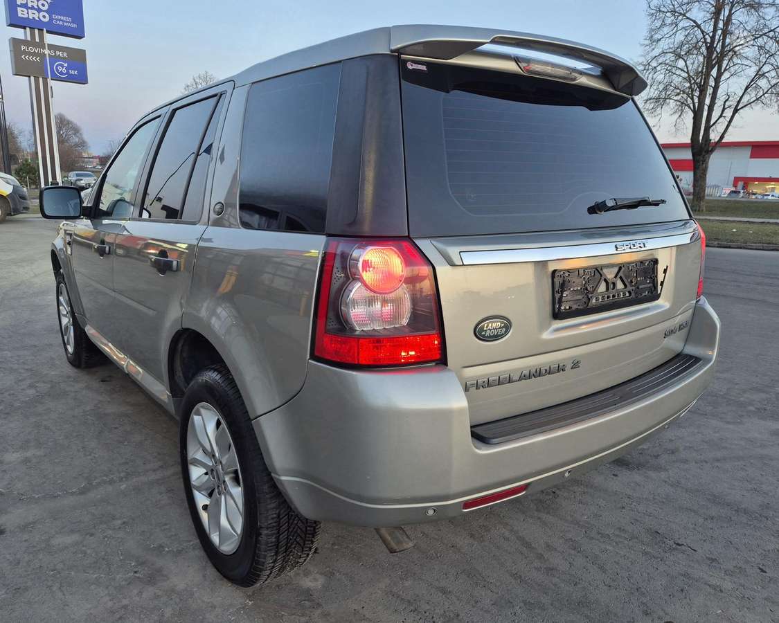 Land Rover 2012 — interior