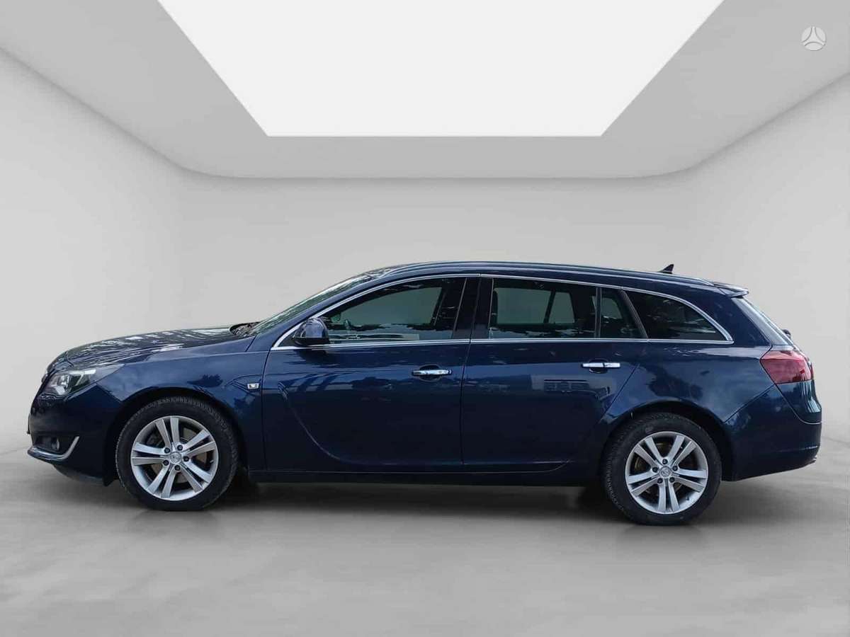 Opel Insignia 2014 — вигляд ззаду