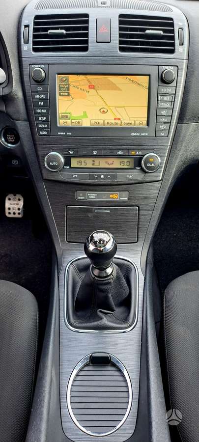Toyota Avensis 2010 — photo 10