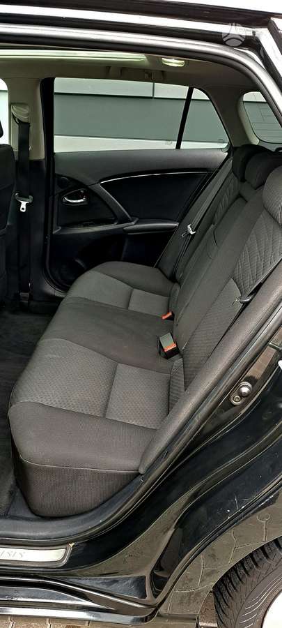 Toyota Avensis 2010 — photo 14