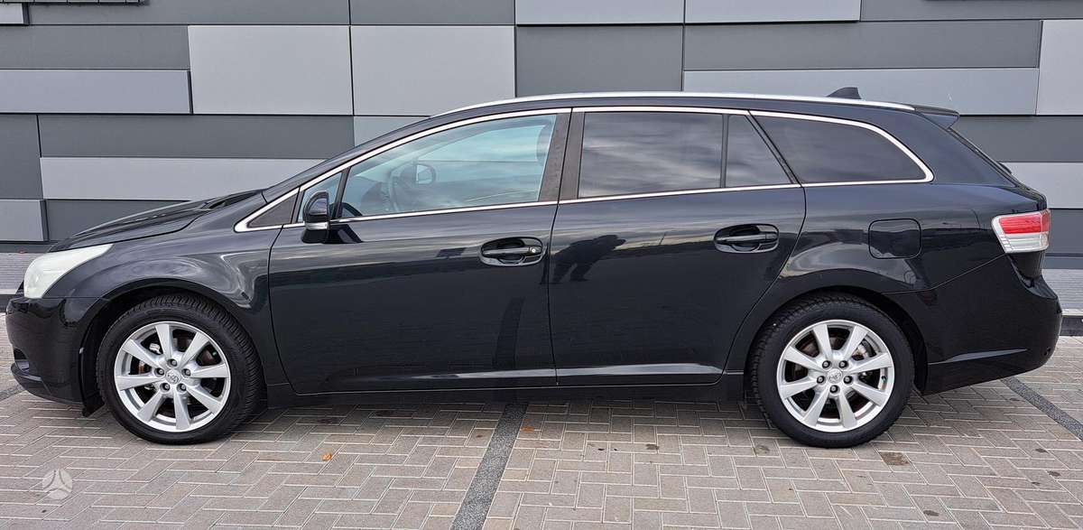 Toyota Avensis 2010 — engine 1995 cm³, 126 HP (93kW)