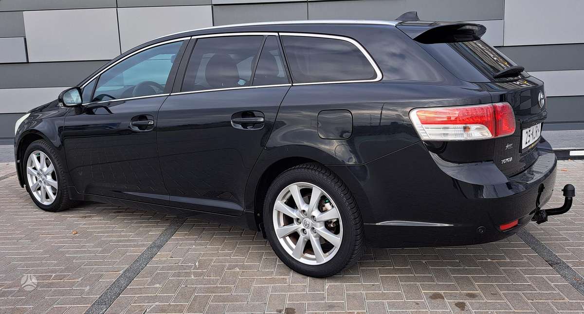 Toyota Avensis 2010 — photo 5
