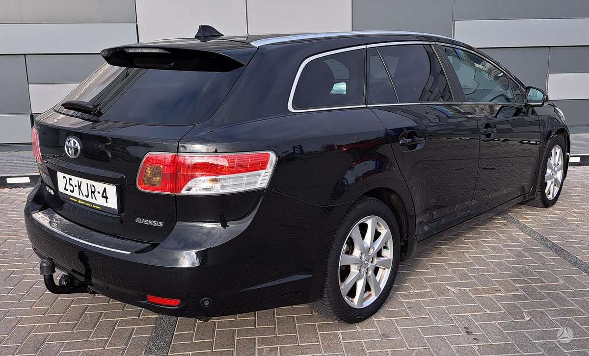 Toyota Avensis 2010 — photo 7