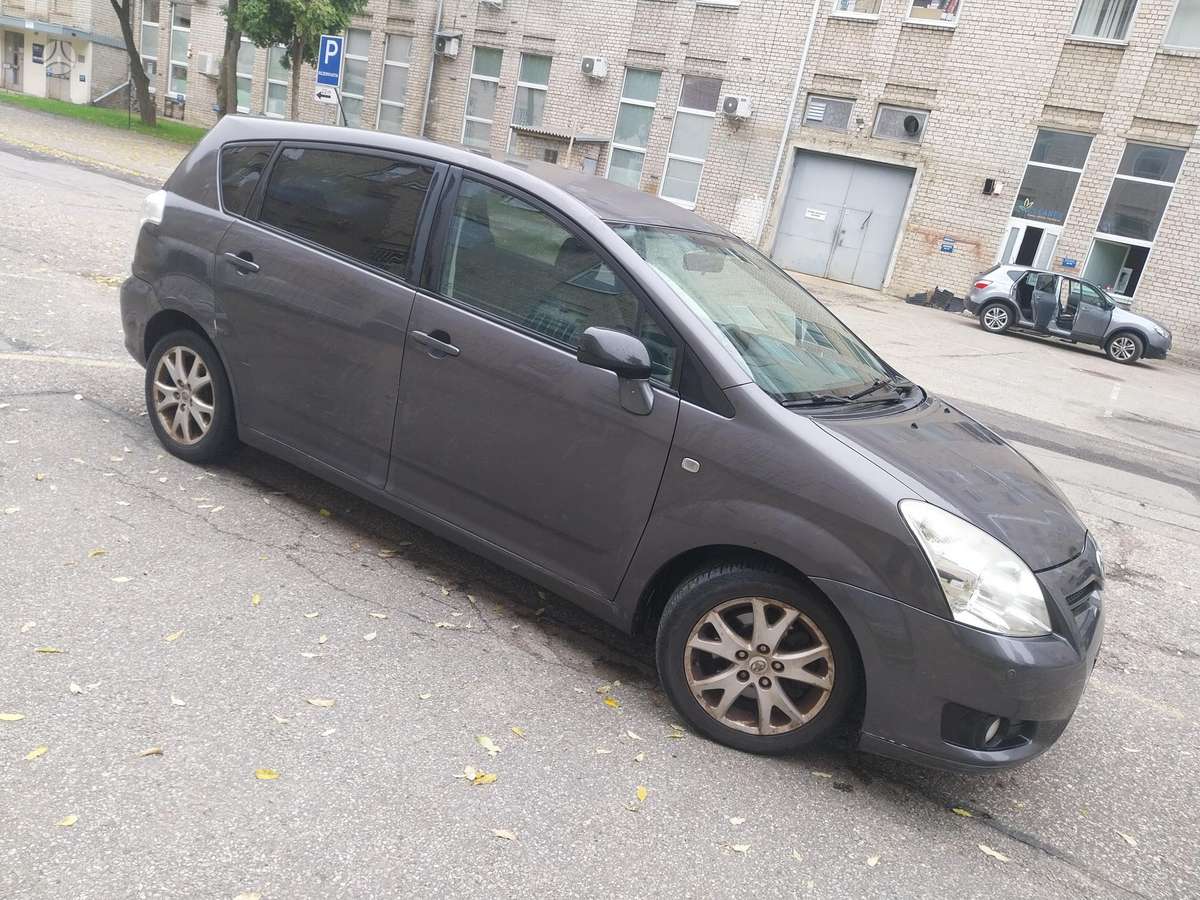 Toyota Corolla 2009 — салон