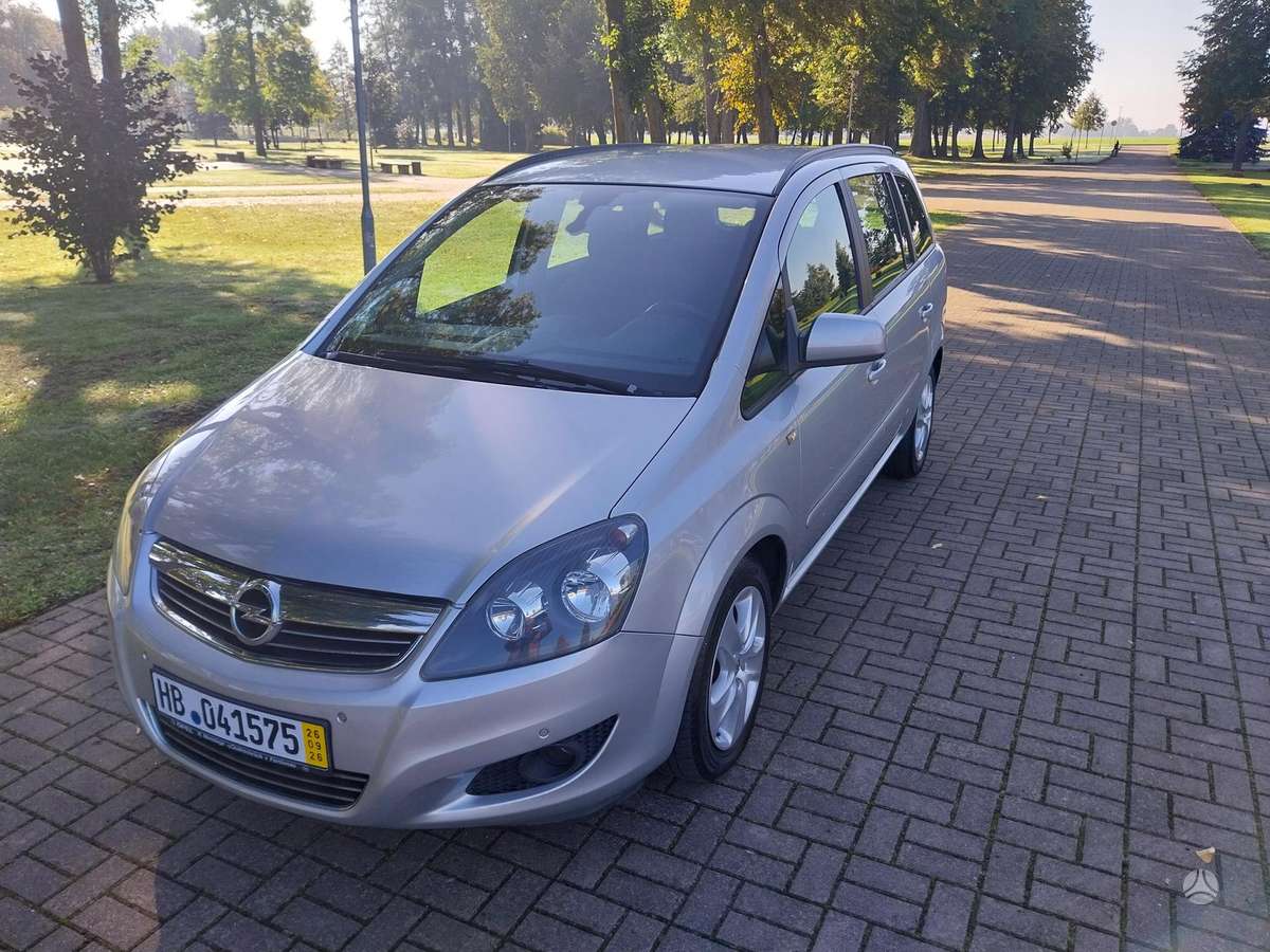 Opel Zafira 2012 — двигун 1700 cm³, 110 HP (81kW)