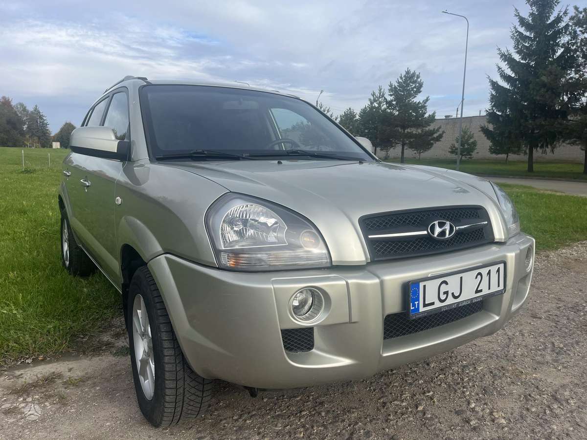 Hyundai Tucson 2007 — rear view