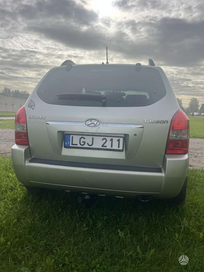 Hyundai Tucson 2007 — engine 2000 cm³, 141 HP (104kW)