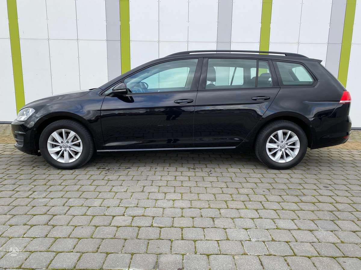 Volkswagen Golf 2013 — rear view