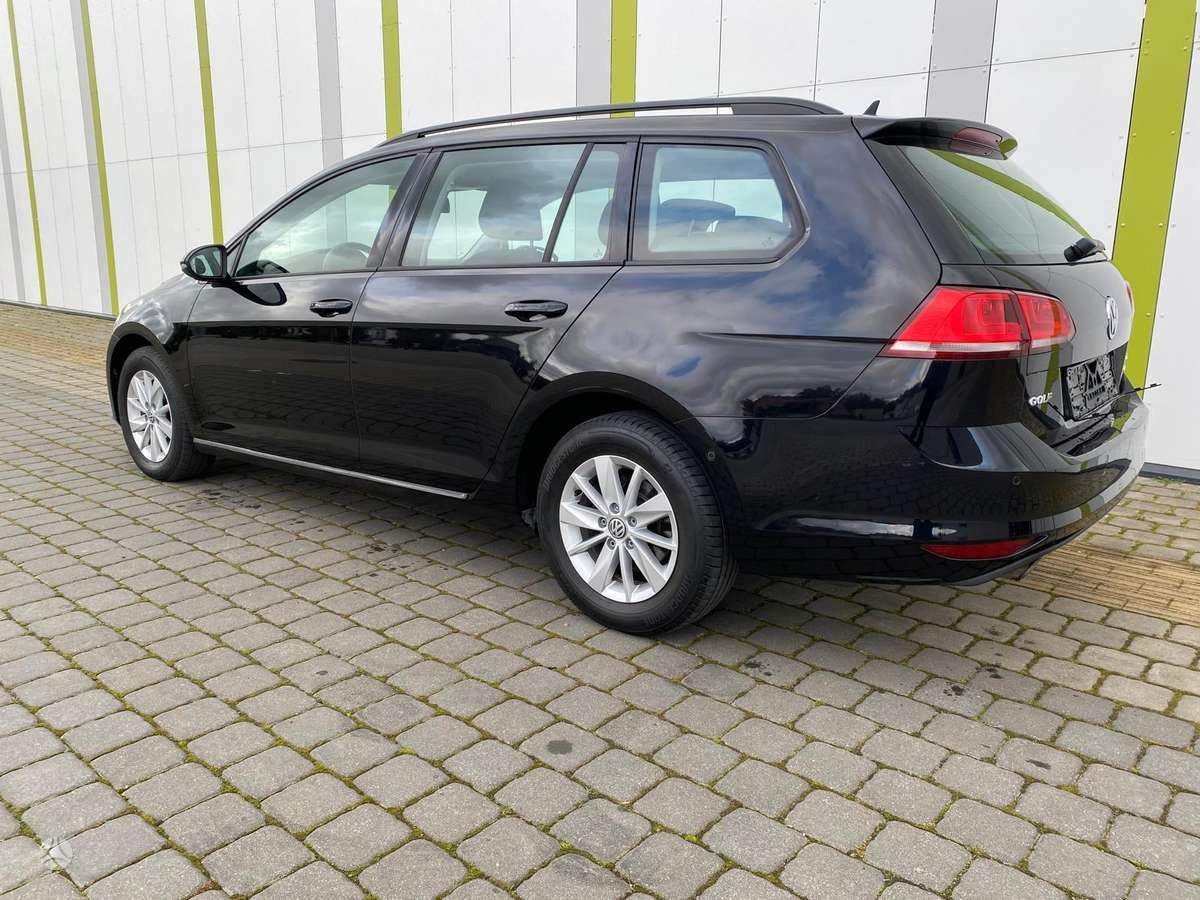 Volkswagen Golf 2013 — interior
