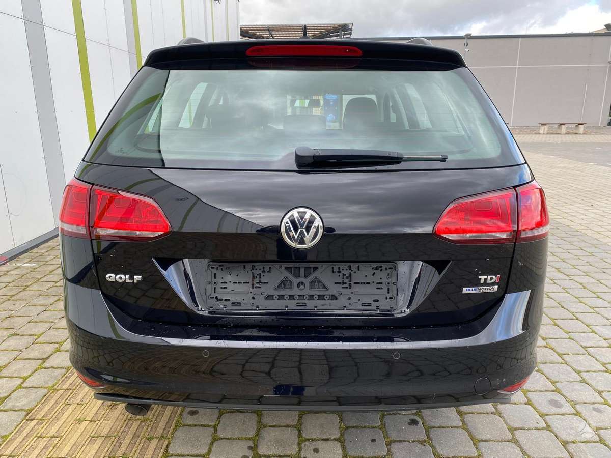 Volkswagen Golf 2013 — engine 1598 cm³, 105 HP (77kW)