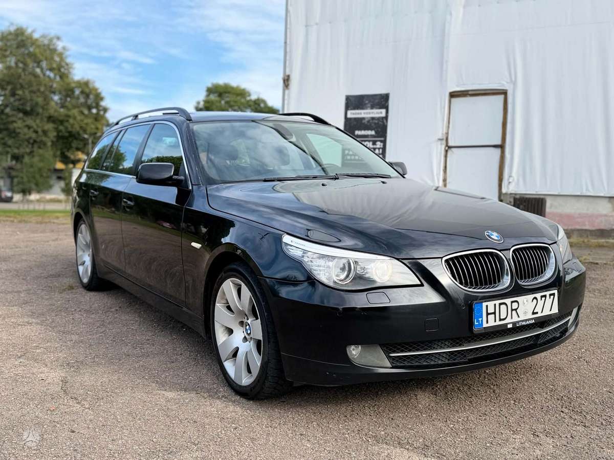 BMW 525 2007 — rear view
