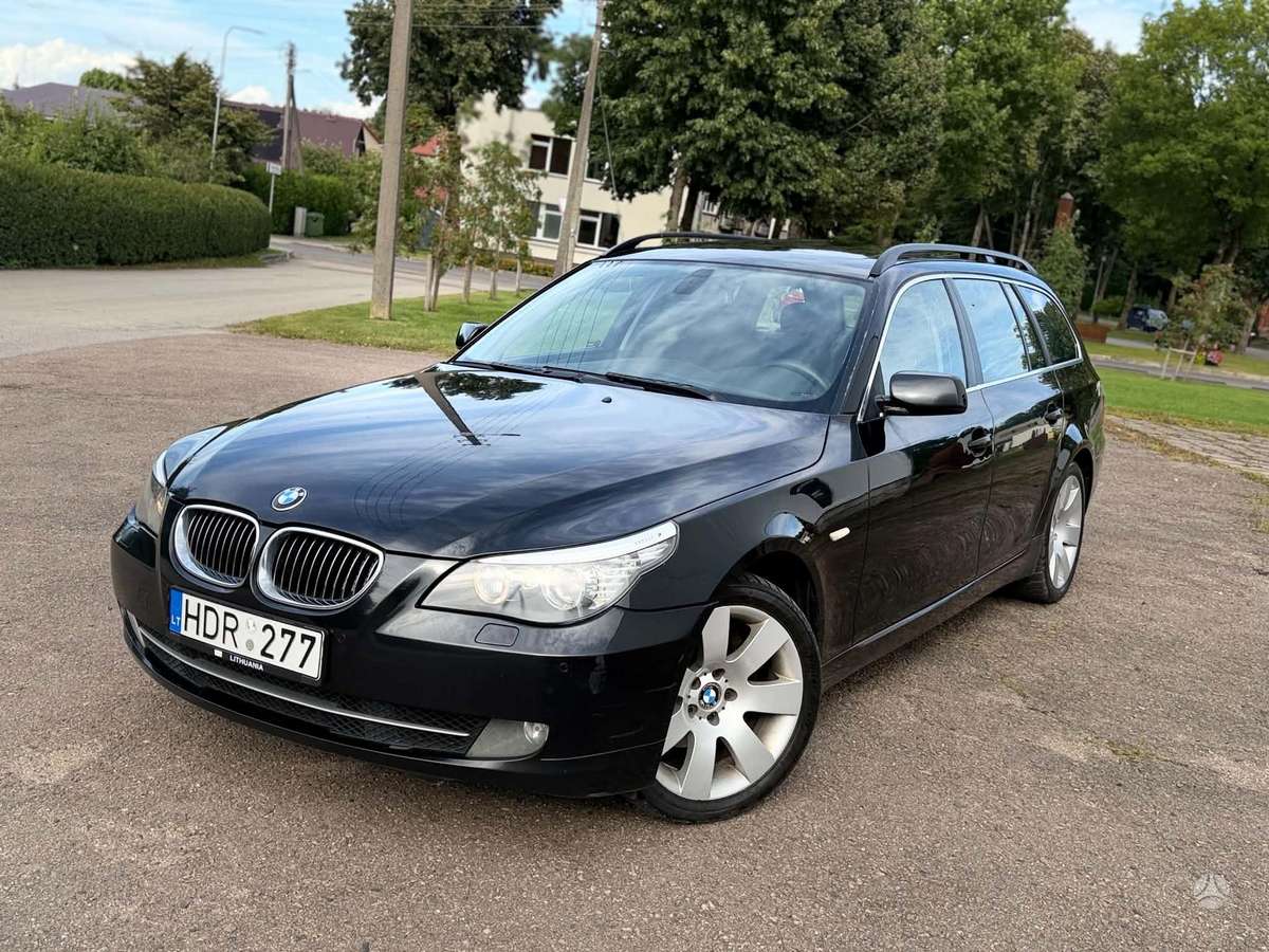 BMW 525 2007 — interior