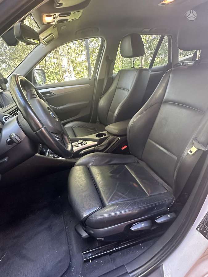 BMW X1 2010 — photo 11