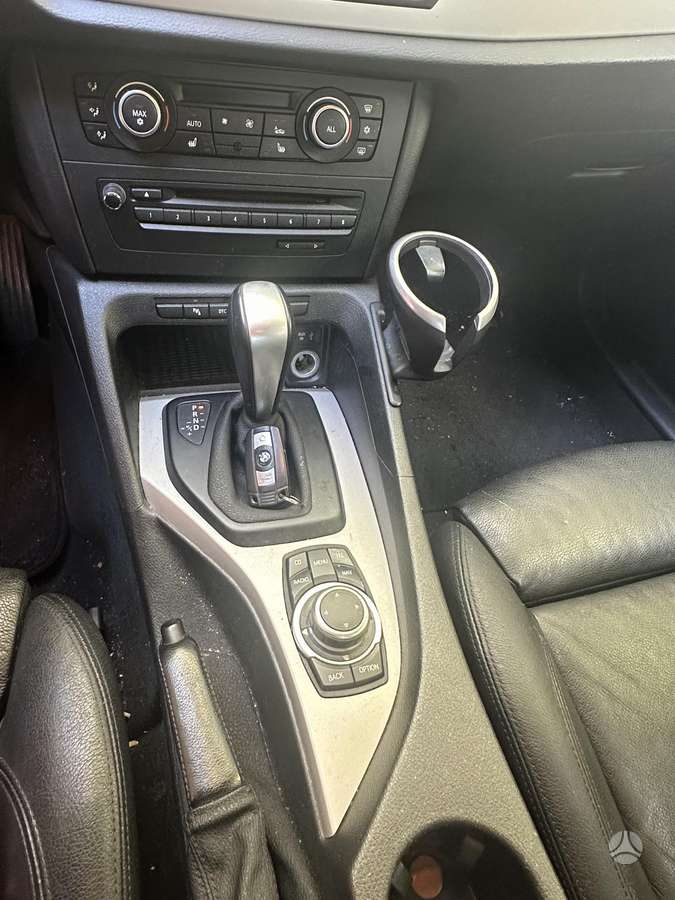 BMW X1 2010 — photo 14