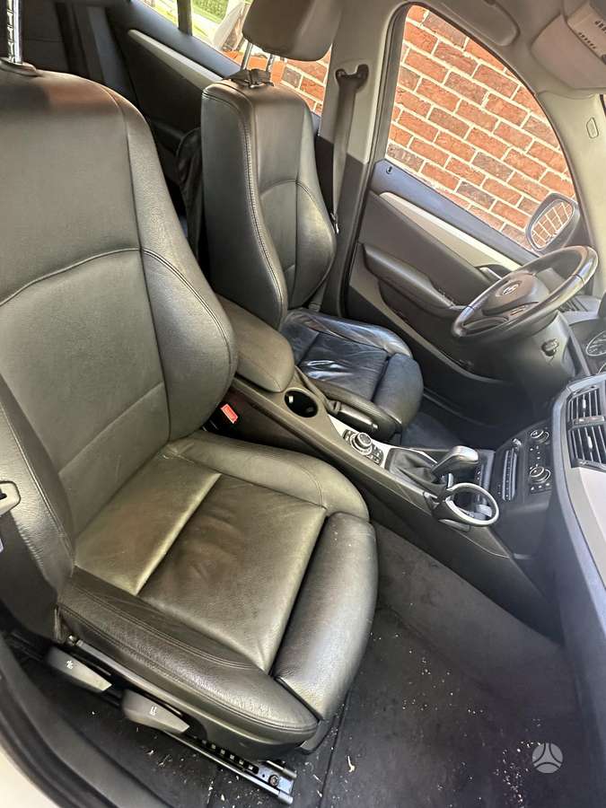 BMW X1 2010 — photo 6