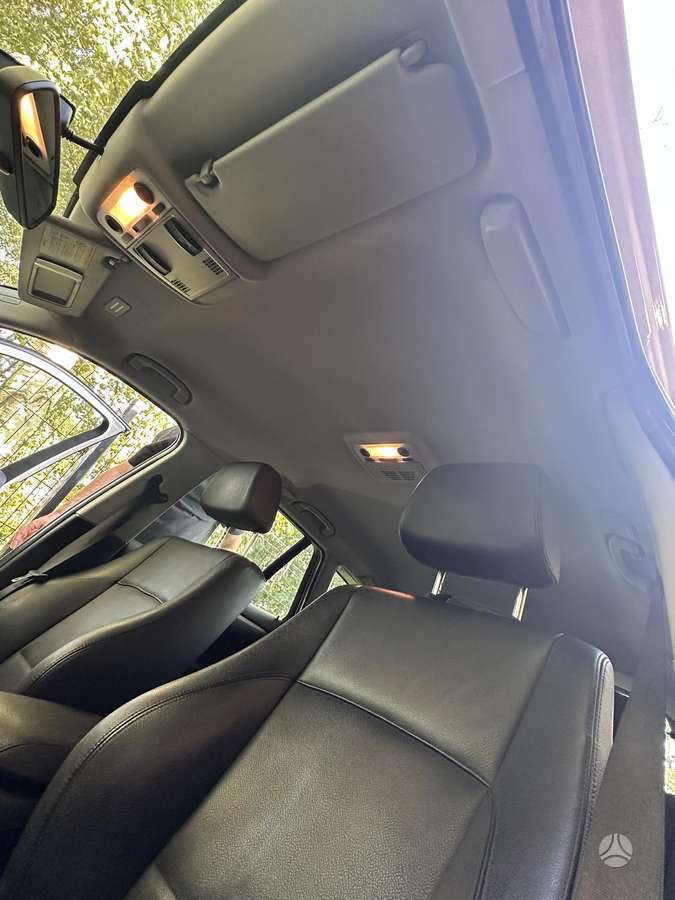 BMW X1 2010 — photo 8