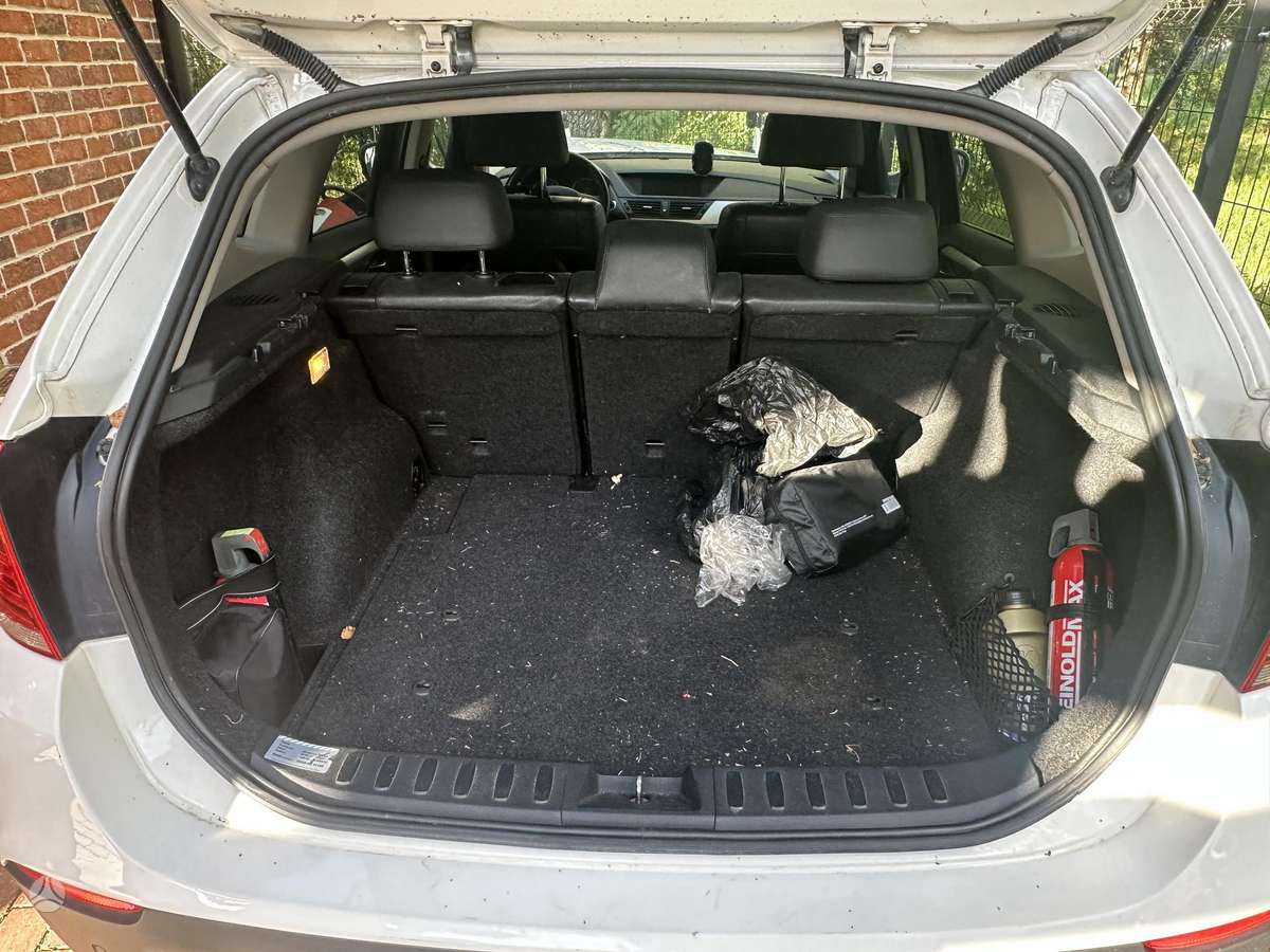 BMW X1 2010 — photo 9