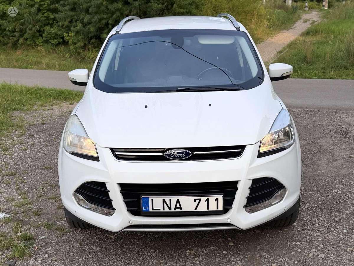 Ford Kuga 2013 — rear view