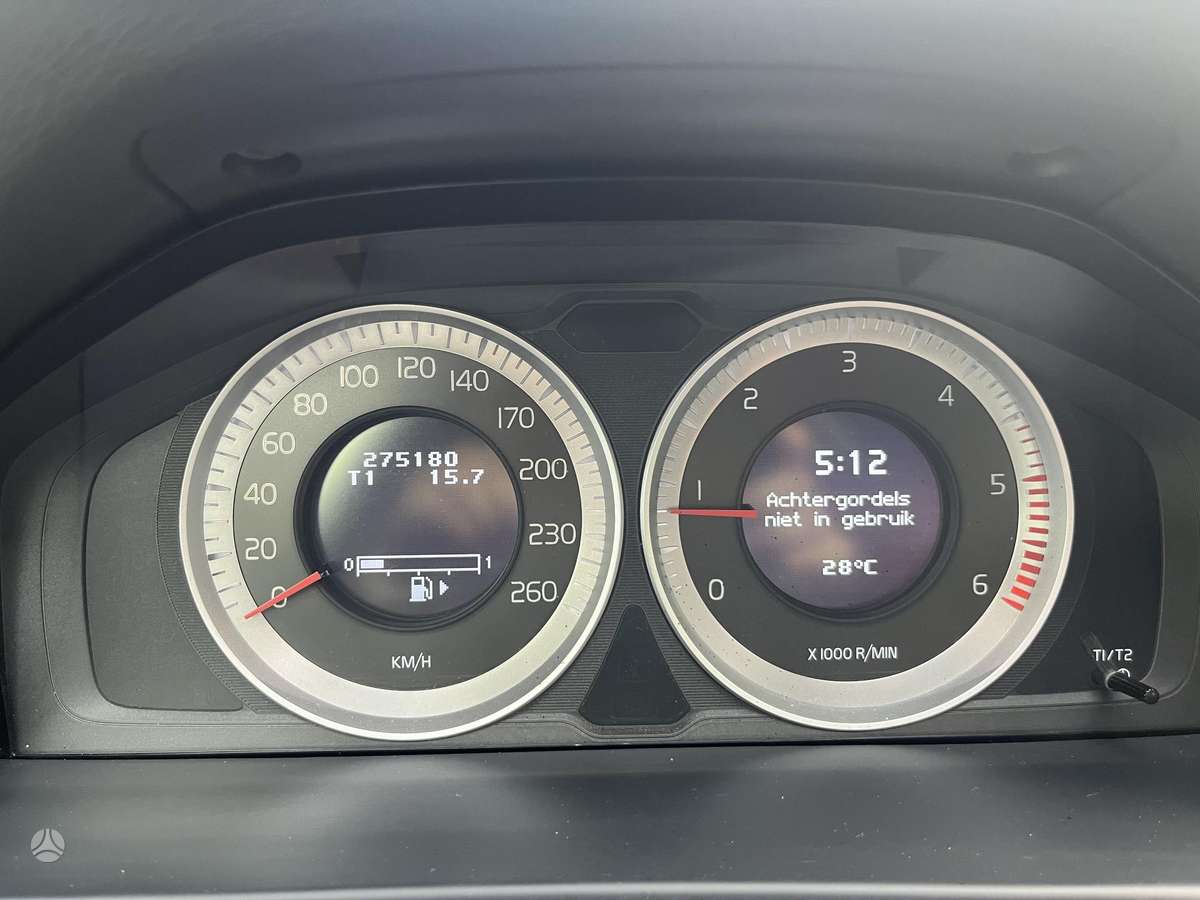 Volvo V60 2011 — photo 17