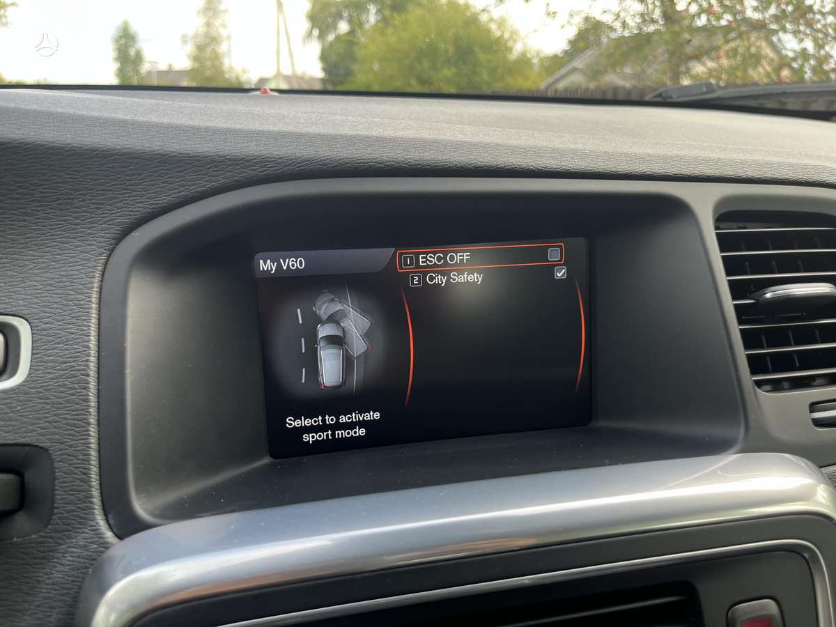 Volvo V60 2011 — photo 19