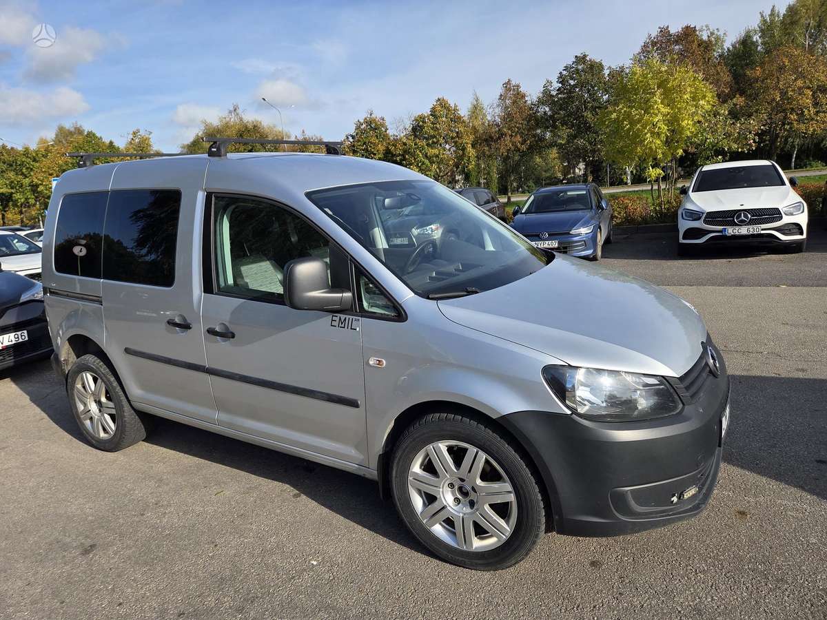 Volkswagen Caddy 2012 — rear view