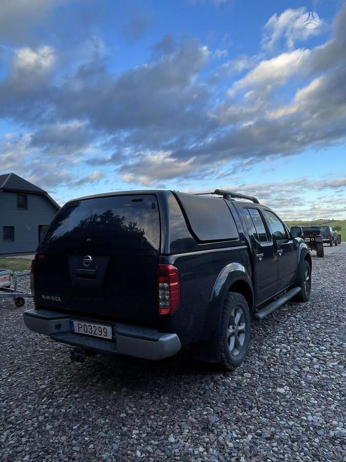 Nissan Navara 2015 — двигун 2488 cm³, 190 HP (140kW)