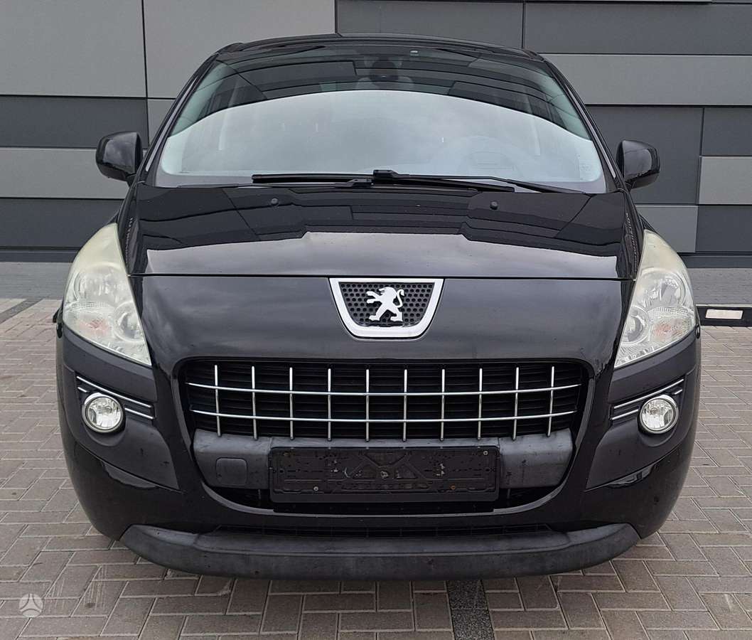 Peugeot 3008 2010 — вигляд ззаду