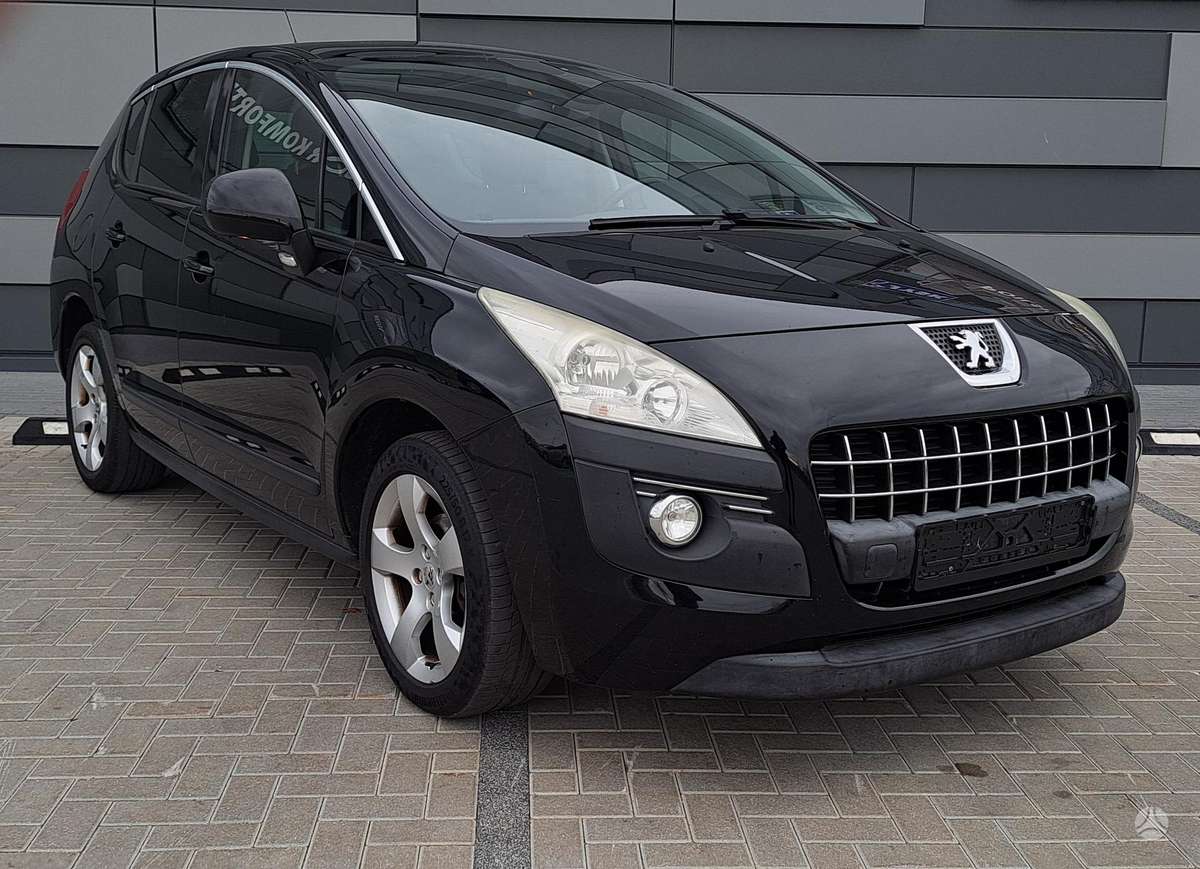 Peugeot 3008 2010 — салон