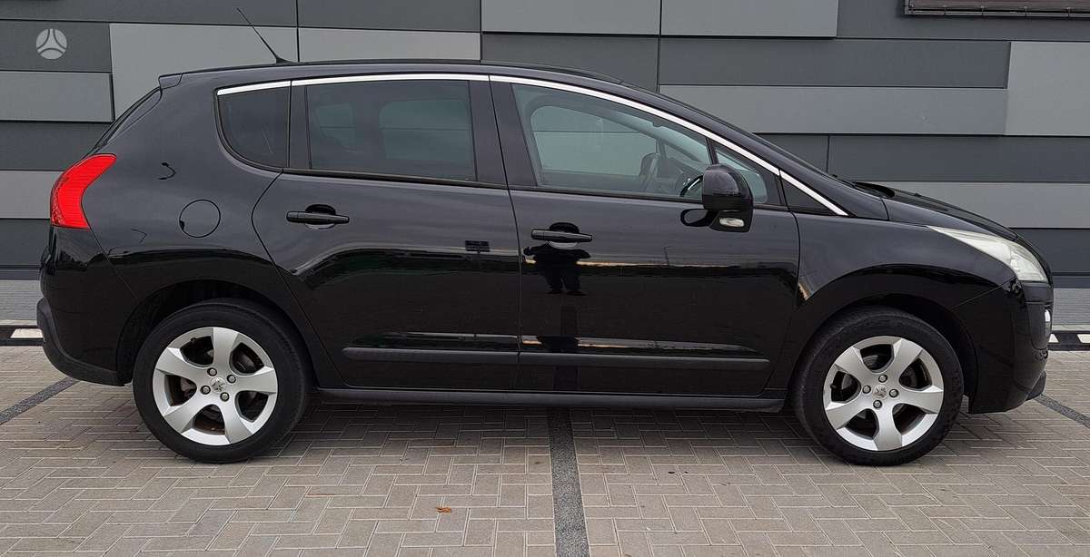 Peugeot 3008 2010 — двигун 1600 cm³, 120 HP (88kW)