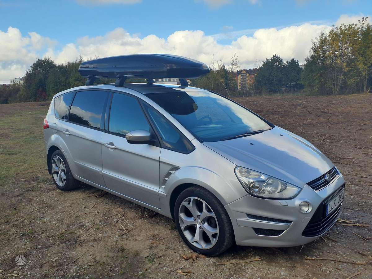 Ford S-MAX 2010 — вигляд ззаду