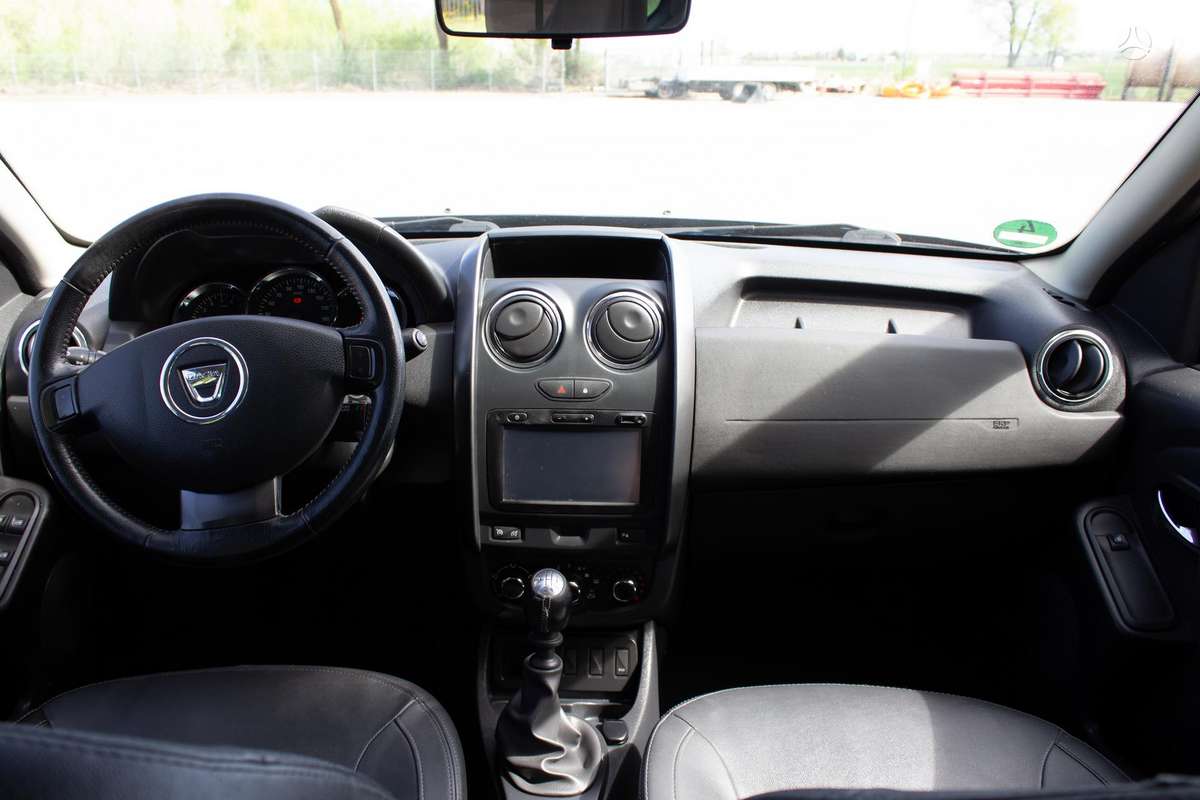 Dacia Duster 2015 — photo 11