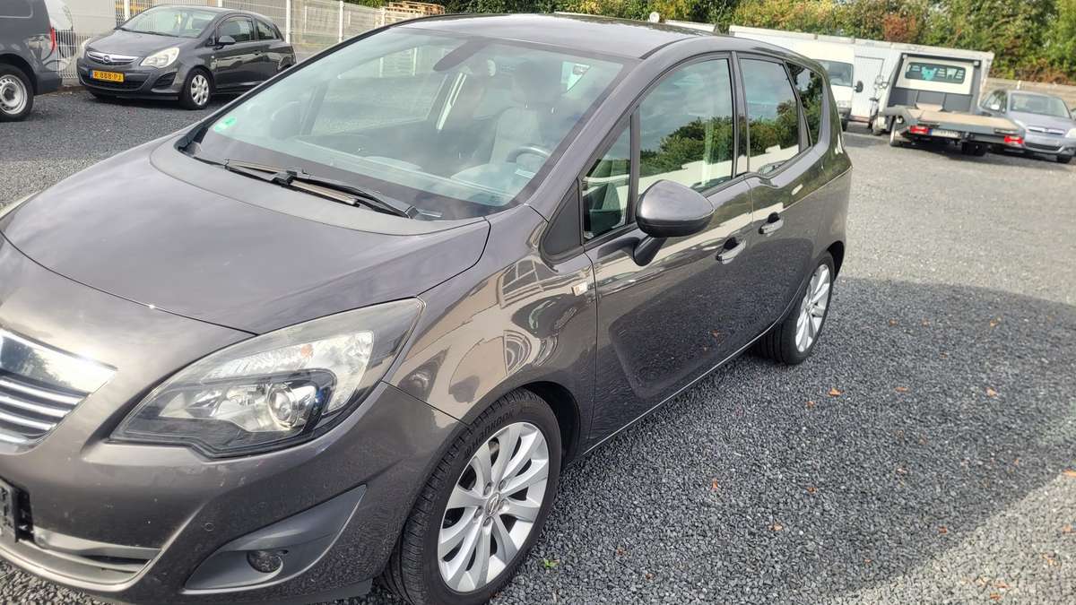 Opel Meriva 2011 — interior