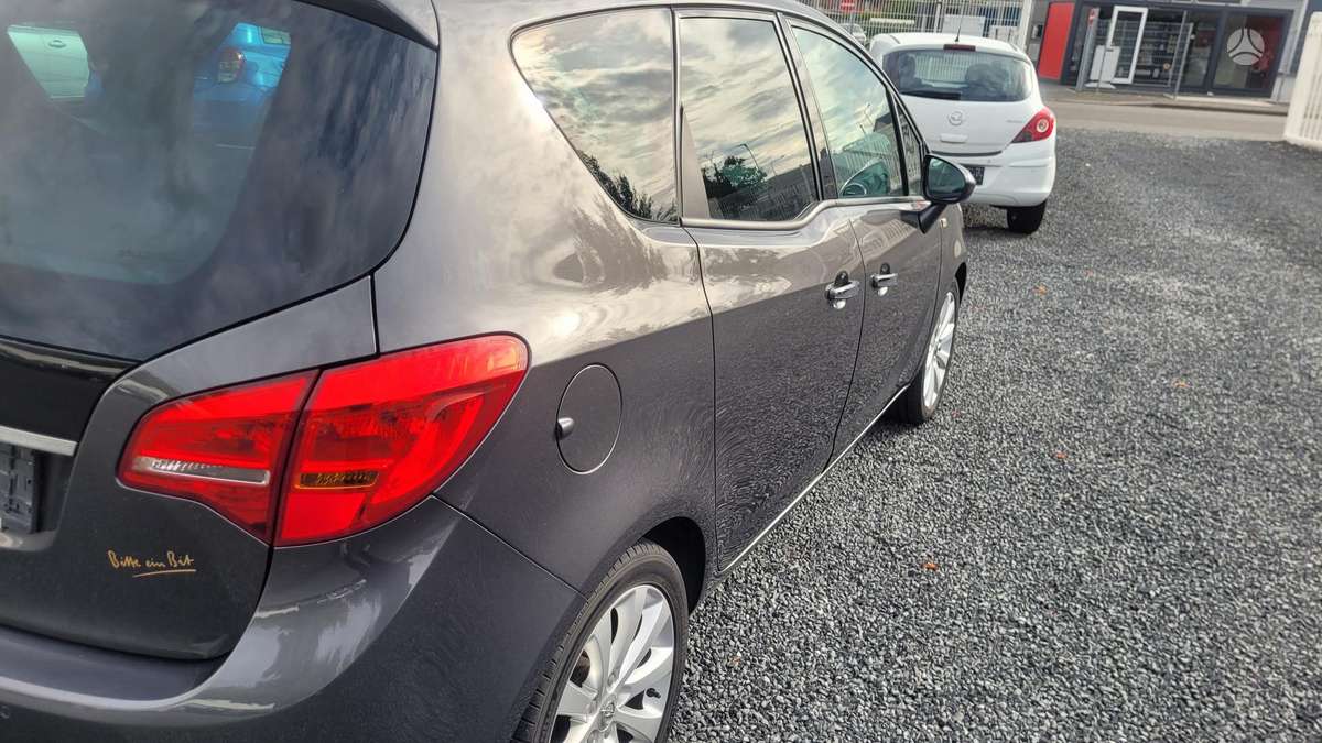 Opel Meriva 2011 — photo 7