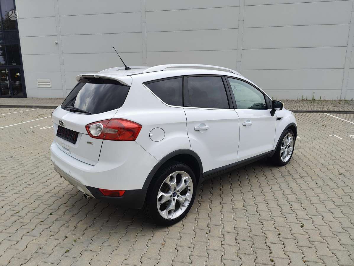 Ford Kuga 2011 — двигун 2000 cm³, 163 HP (120kW)