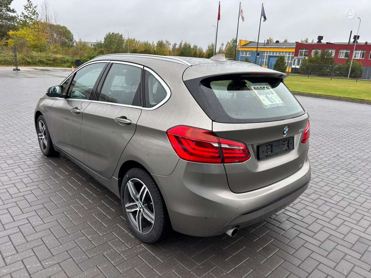 BMW 218 2015 — двигун 1995 cm³, 150 HP (110kW)