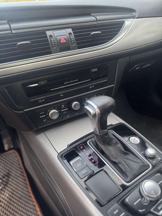 Audi A6 2012 — photo 8