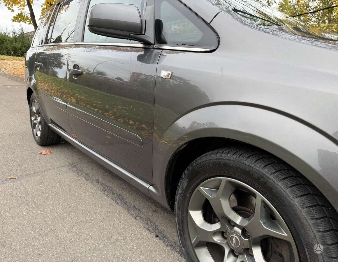 Opel Zafira 2011 — photo 6