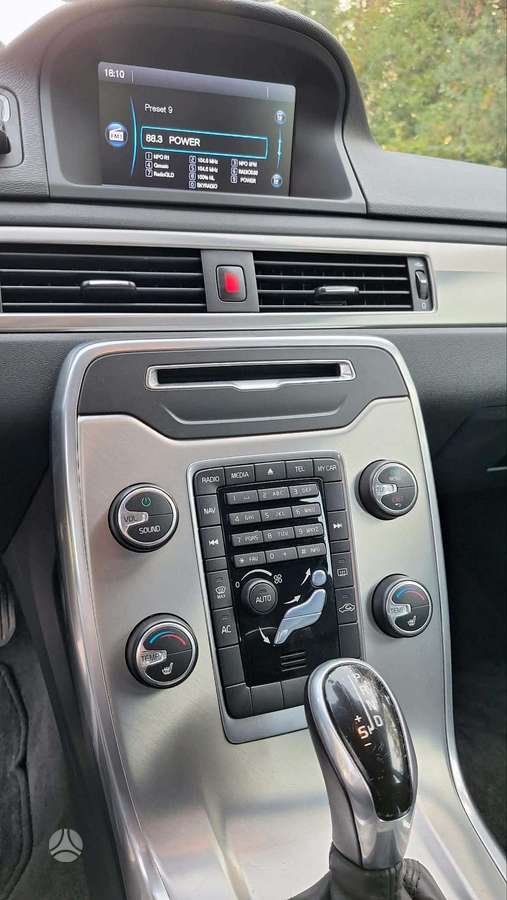 Volvo V70 2014 — photo 12