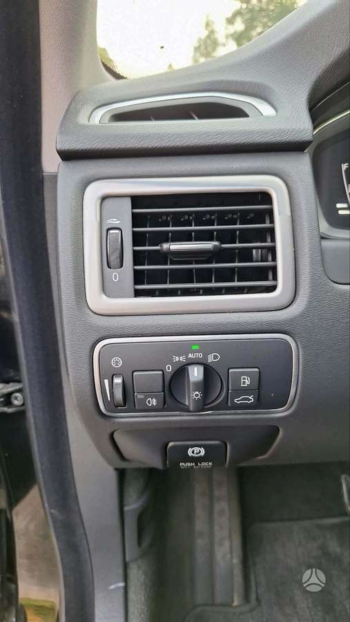 Volvo V70 2014 — photo 14