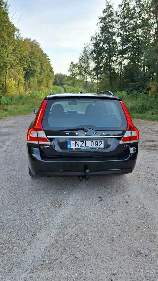 Volvo V70 2014 — interior